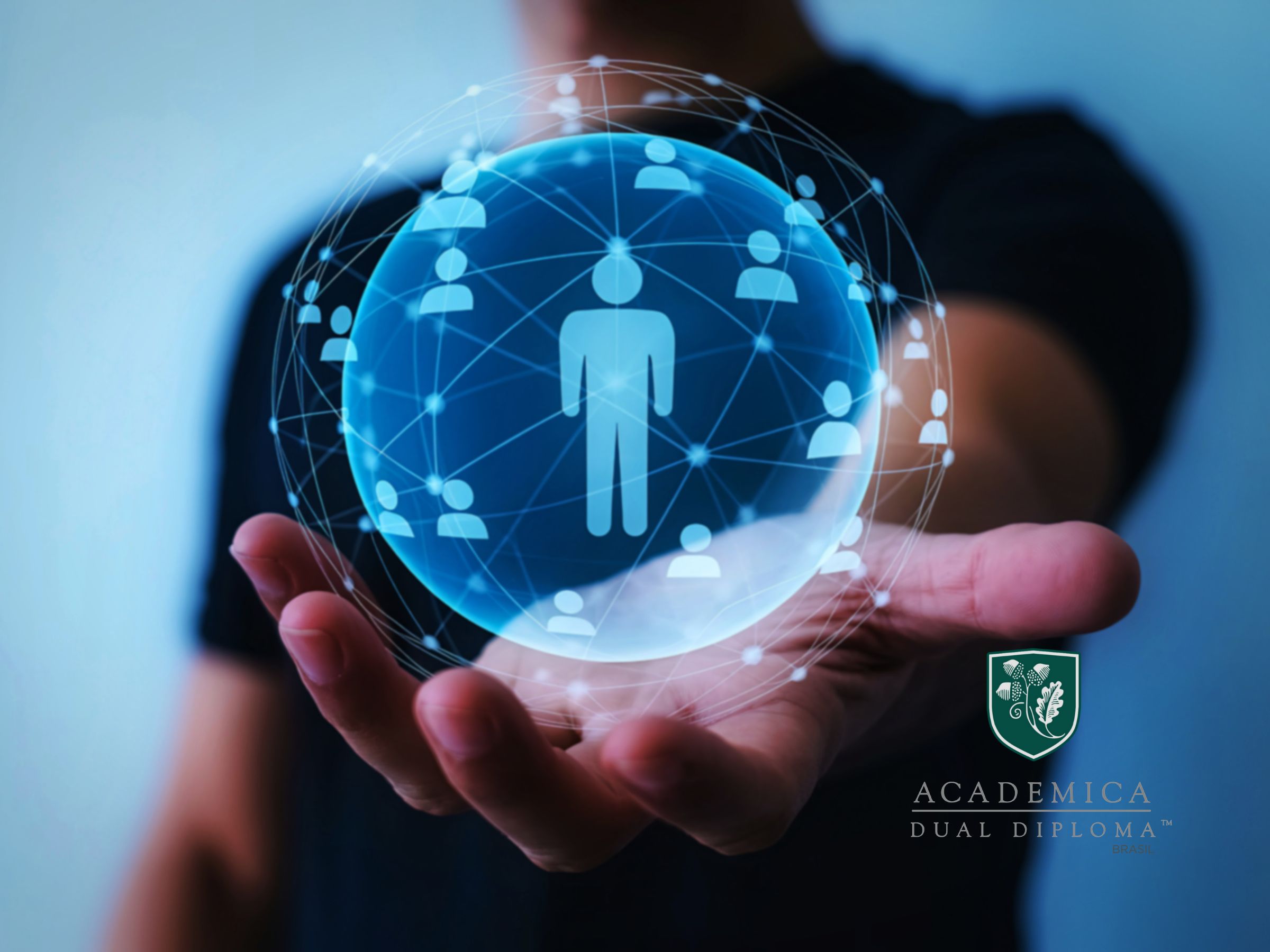 Estudante em rotina de estudo online